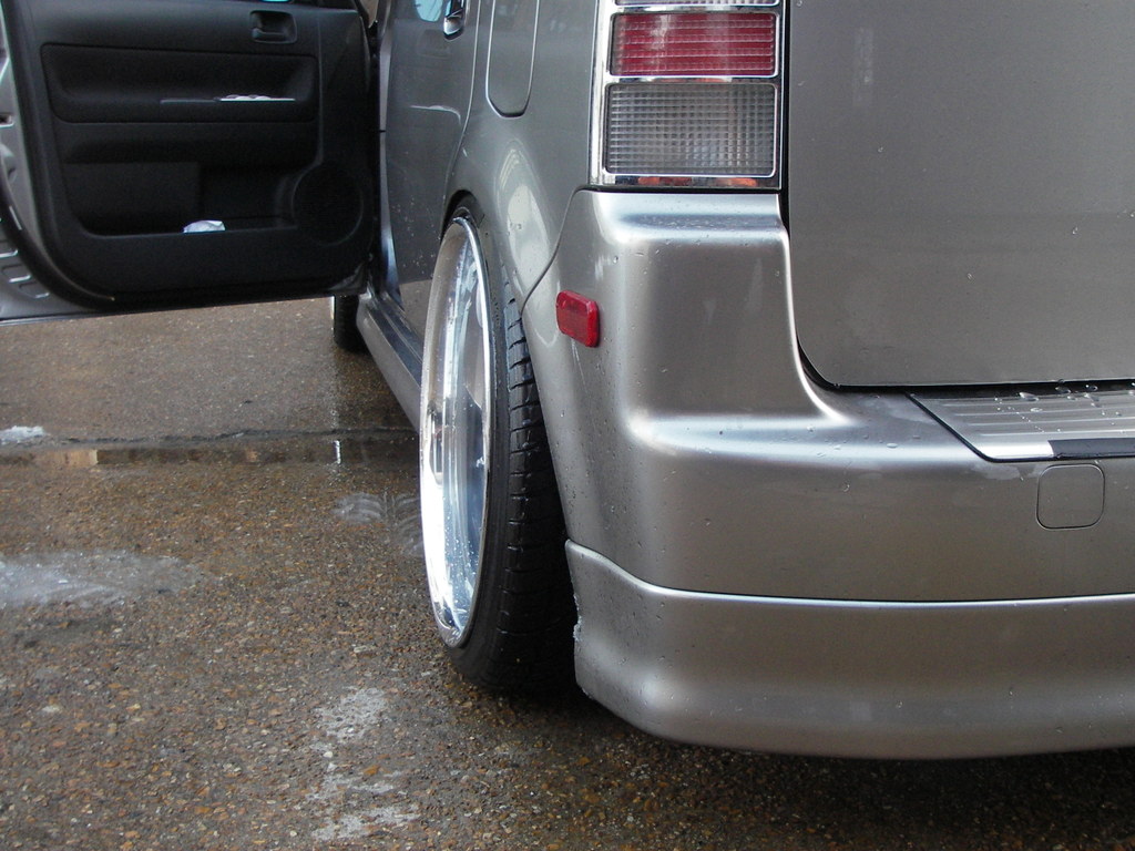 photo 8 Scion xB custom wheels Work Euroline FS 18x8.5, ET +20, tire size 215/35 R18. 18x8.5 ET+3 