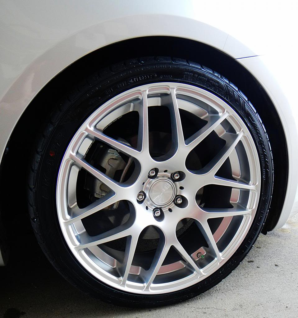 photo 1 Kia Optima custom wheels MRR UO2 19x8.5, ET +35, tire size 235/35 R19. x ET 
