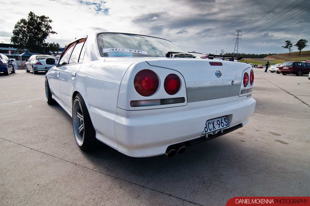 photo 2 Nissan R31-R34 Skyline 4dr custom wheels Do-Luck Double Six 18x9.5, ET +15, tire size 235/40 R18. x ET 