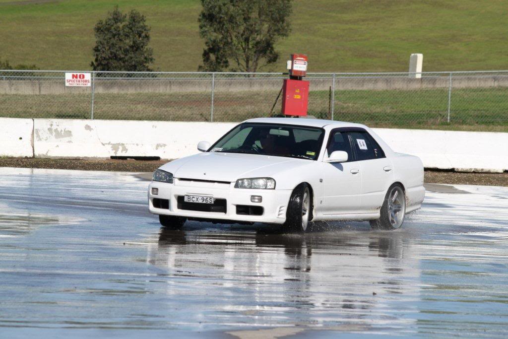 photo 7 Nissan R31-R34 Skyline 4dr custom wheels Do-Luck Double Six 18x9.5, ET +15, tire size 235/40 R18. x ET 