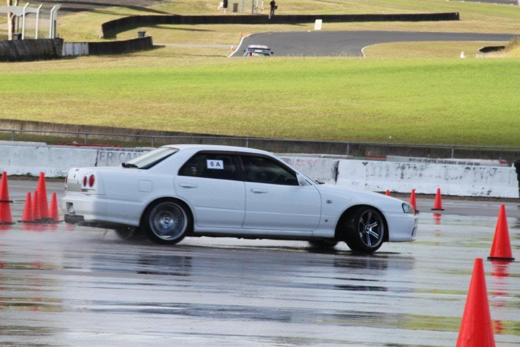 photo 11 Nissan R31-R34 Skyline 4dr custom wheels Do-Luck Double Six 18x9.5, ET +15, tire size 235/40 R18. x ET 