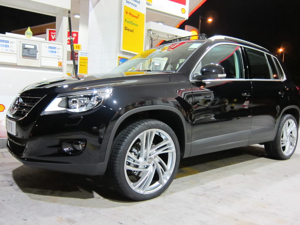 photo 1 Volkswagen Tiguan custom wheels OZ 20x8.0, ET +35, tire size X R20. x ET