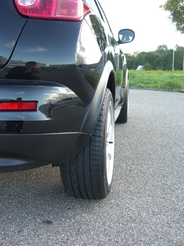 photo 4 Nissan Juke custom wheels OEM Nissan 350Z 18x8.0, ET +30, tire size 225/45 R18. 18x8.5 ET+33 