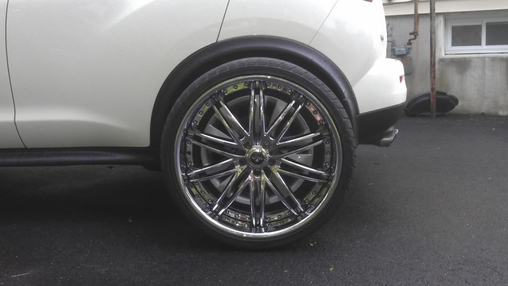 photo 1 Nissan Juke custom wheels Savini BS4 22x, ET , tire size X R22. x ET