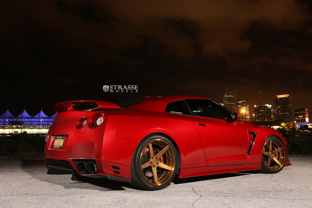 photo 2 Nissan GT-R custom wheels Strasse S5 21x10.5, ET , tire size 285/30 R21. 21x12.5 ET 355/25 R21