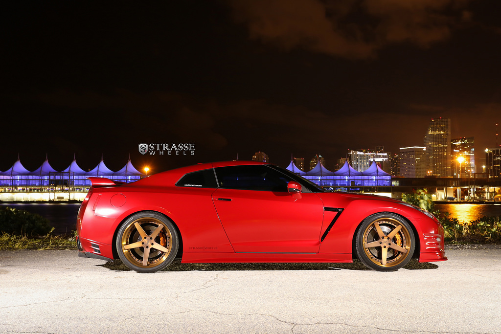 photo 5 Nissan GT-R custom wheels Strasse S5 21x10.5, ET , tire size 285/30 R21. 21x12.5 ET 355/25 R21