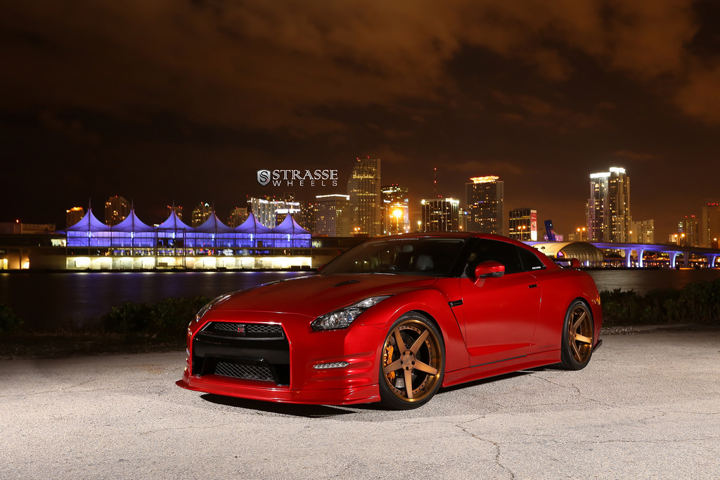 photo 10 Nissan GT-R custom wheels Strasse S5 21x10.5, ET , tire size 285/30 R21. 21x12.5 ET 355/25 R21