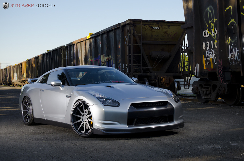 photo 9 Nissan GT-R custom wheels Strasse R10 21x10.5, ET , tire size 295/25 R21. 21x12.5 ET 375/20 R21