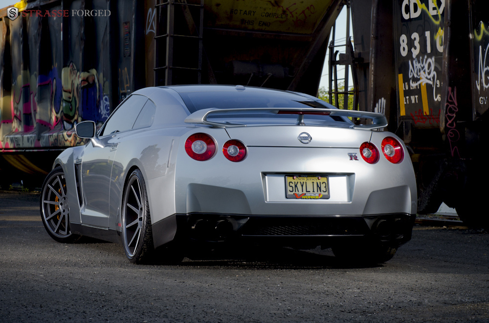 photo 12 Nissan GT-R custom wheels Strasse R10 21x10.5, ET , tire size 295/25 R21. 21x12.5 ET 375/20 R21