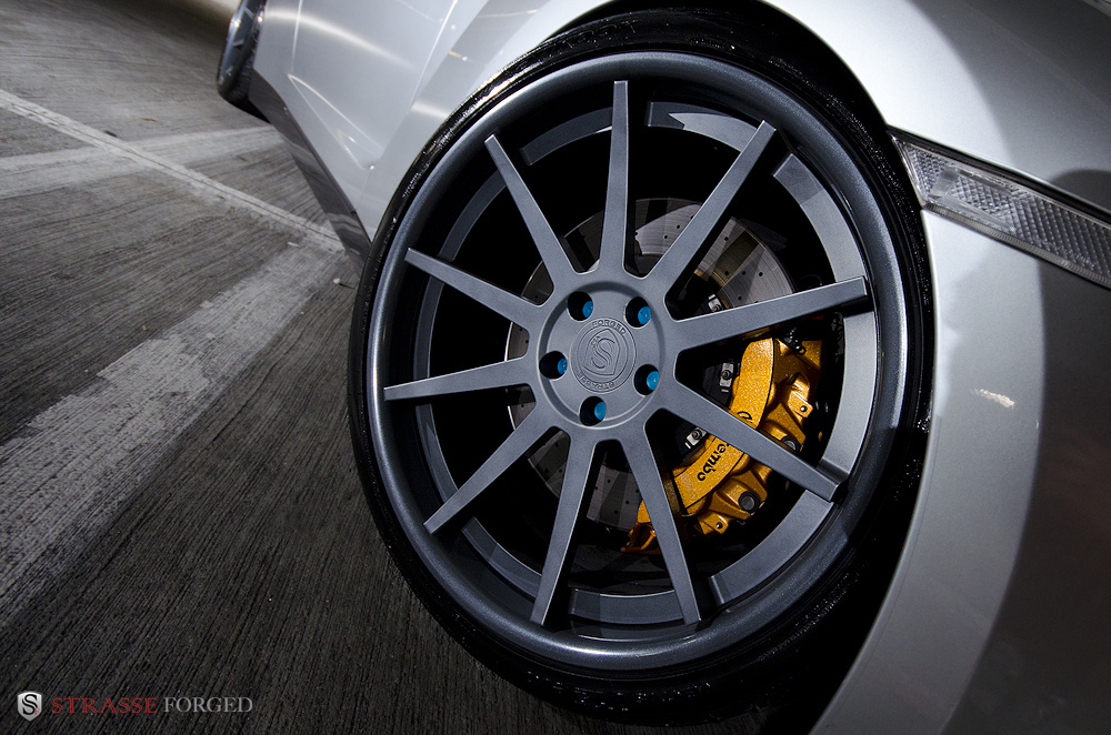 photo 1 Nissan GT-R custom wheels Strasse R10 21x10.5, ET , tire size 295/25 R21. 21x12.5 ET 375/20 R21