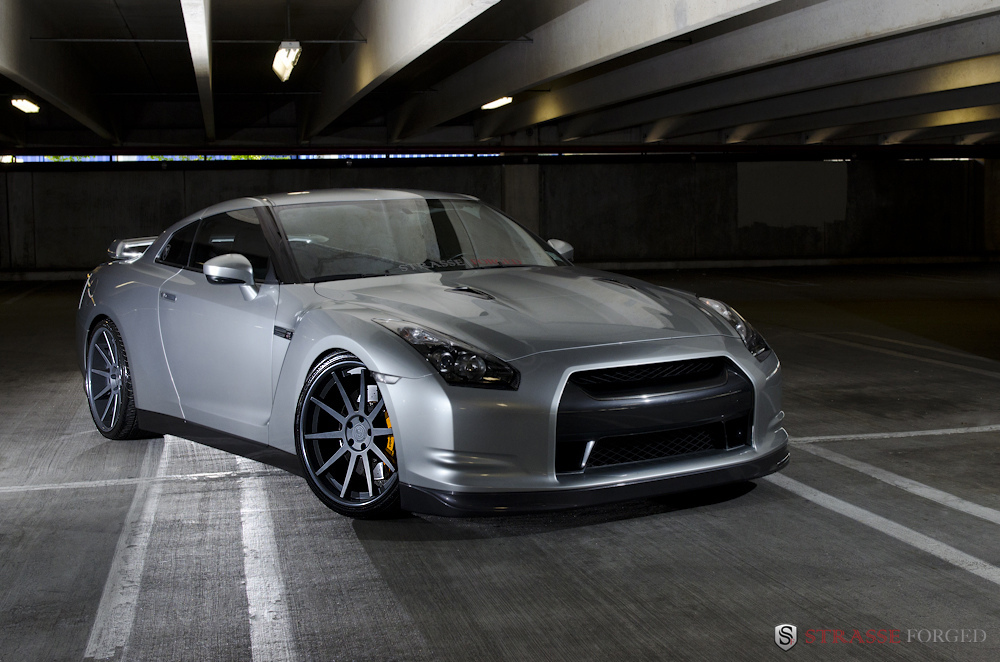 photo 14 Nissan GT-R custom wheels Strasse R10 21x10.5, ET , tire size 295/25 R21. 21x12.5 ET 375/20 R21