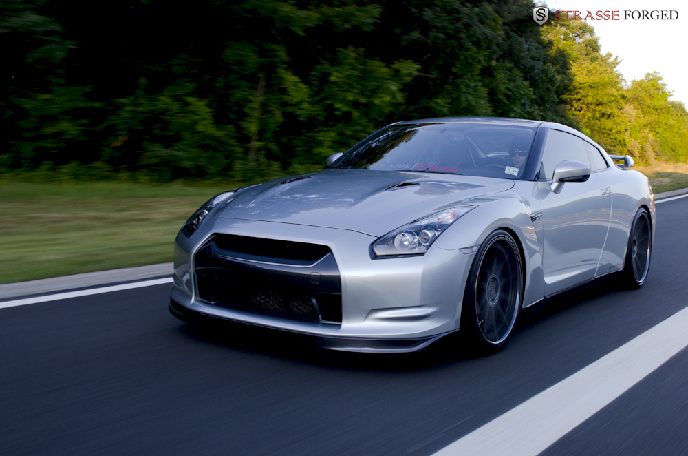 photo 15 Nissan GT-R custom wheels Strasse R10 21x10.5, ET , tire size 295/25 R21. 21x12.5 ET 375/20 R21