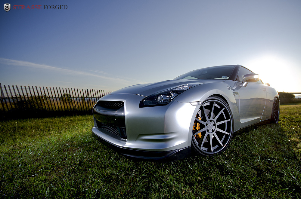 photo 17 Nissan GT-R custom wheels Strasse R10 21x10.5, ET , tire size 295/25 R21. 21x12.5 ET 375/20 R21