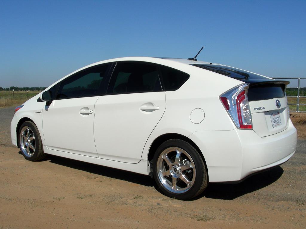 photo 2 Toyota Prius custom wheels 17x, ET , tire size 215/45 R17. x ET
