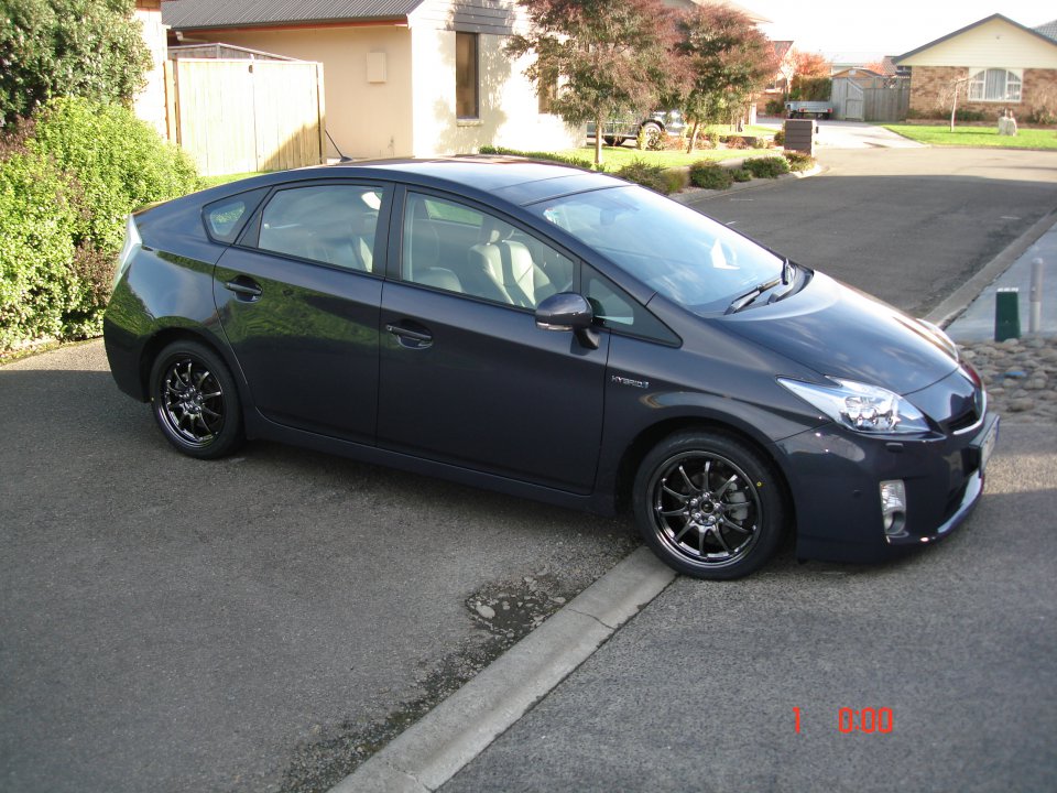photo 1 Toyota Prius custom wheels Genuine Volk CE28n 17x7.5, ET +50, tire size 215/45 R17. x ET 