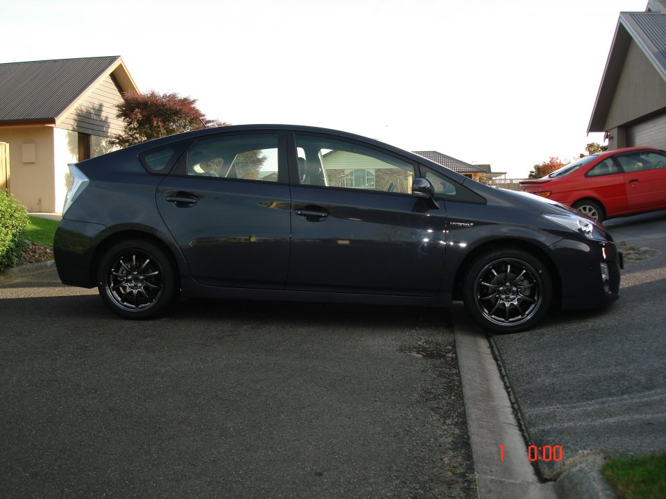 photo 2 Toyota Prius custom wheels Genuine Volk CE28n 17x7.5, ET +50, tire size 215/45 R17. x ET 