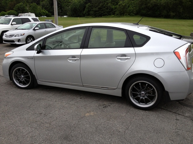 photo 1 Toyota Prius custom wheels Drag DR 9 17x7.0, ET , tire size 215/45 R17. x ET