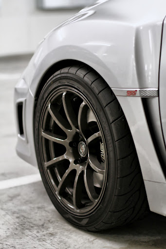 photo 5 Subaru Impreza custom wheels Rota G-Force 18x9.0, ET +35, tire size 245/40 R18. x ET 
