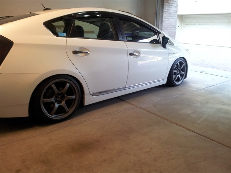 photo 2 Toyota Prius custom wheels Rays 57DR 18x8.5, ET +38, tire size 215/40 R18. x ET 