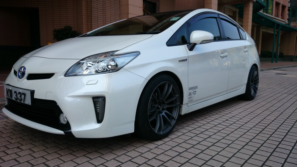 photo 3 Toyota Prius custom wheels Rays Gram Lights 57Xtreme 18x8.5, ET +42, tire size X R18. 18x9.5 ET+40 