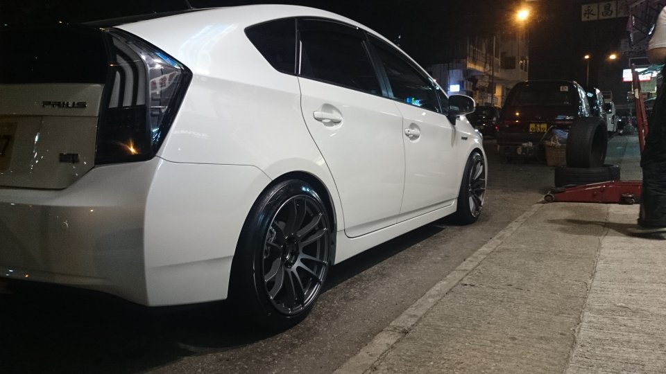 photo 1 Toyota Prius custom wheels Rays Gram Lights 57Xtreme 18x8.5, ET +42, tire size X R18. 18x9.5 ET+40 