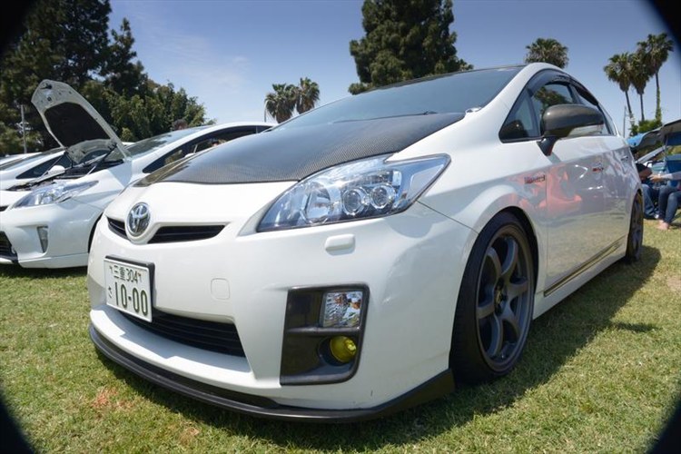 photo 1 Toyota Prius custom wheels   18x8.5, ET +38, tire size 215/40 R18. x ET 