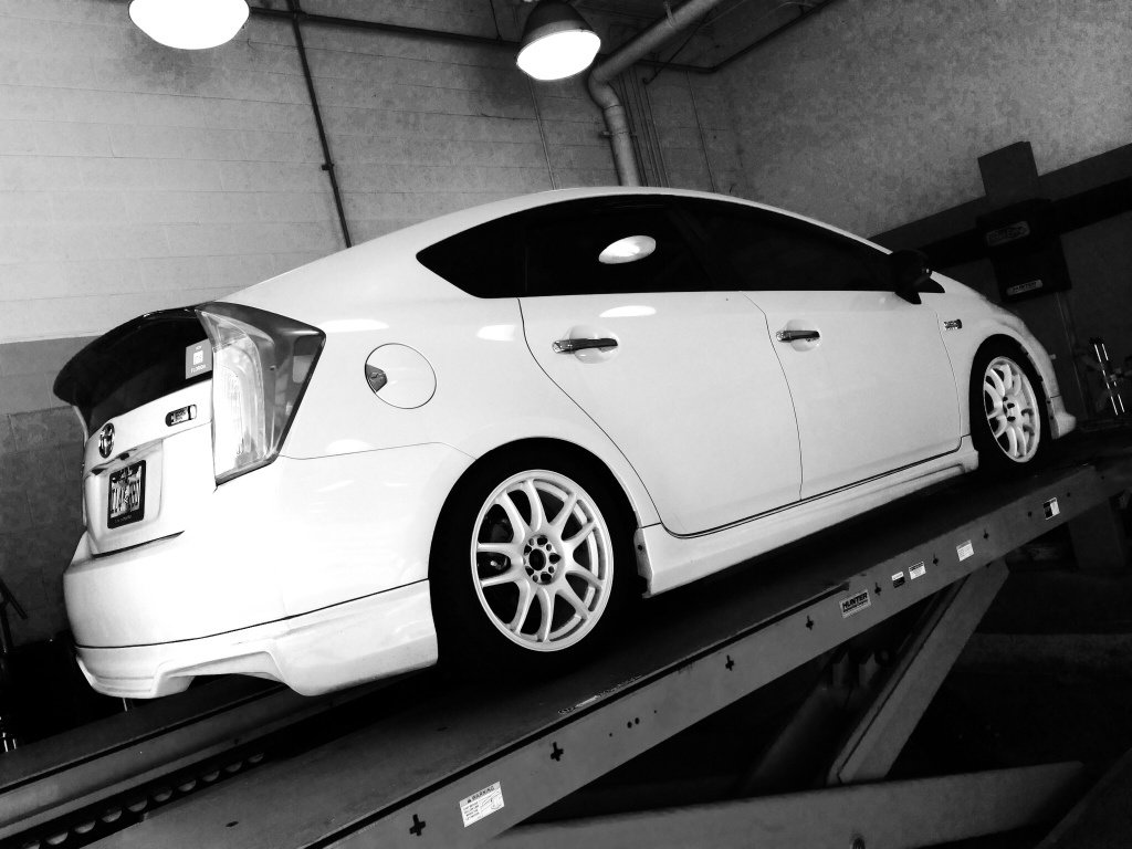 photo 1 Toyota Prius Plug-in custom wheels Work Emotion 17x8.0, ET , tire size X R17. x ET