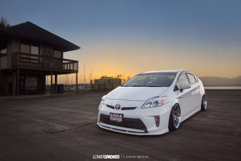 photo 1 Toyota Prius custom wheels Work D9R 18x9.5, ET +30, tire size 215/ R18. x ET