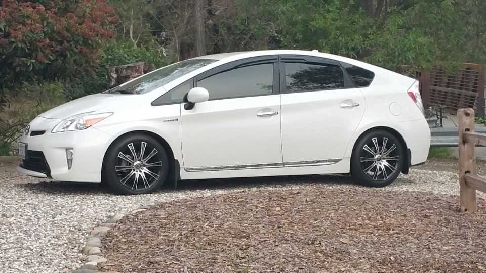 photo 1 Toyota Prius custom wheels 17x, ET , tire size 215/45 R17. x ET