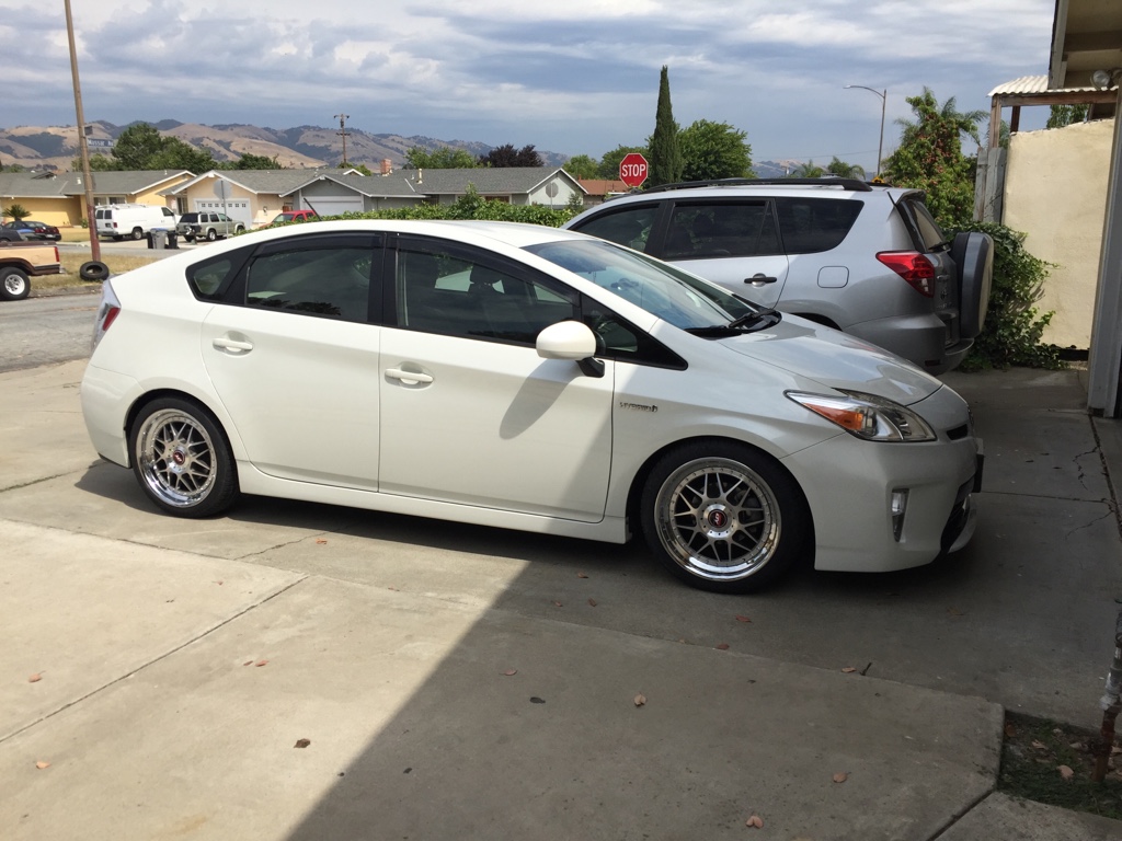 photo 3 Toyota Prius custom wheels Dai Yoshihara DY-37C 18x8.0, ET +40, tire size 225/40 R18. x ET