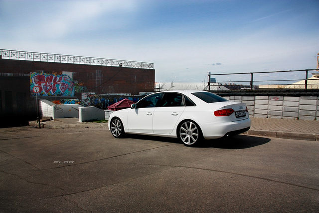photo 2 Audi A4 custom wheels OEM Audi A8 20x, ET , tire size X R20. x ET 