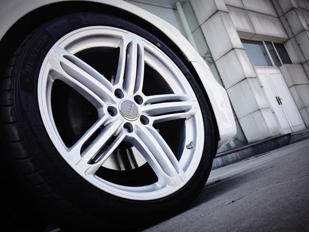 photo 1 Audi S4 custom wheels OEM Audi S4 replica 19x8.5, ET , tire size 245/35 R19. x ET 