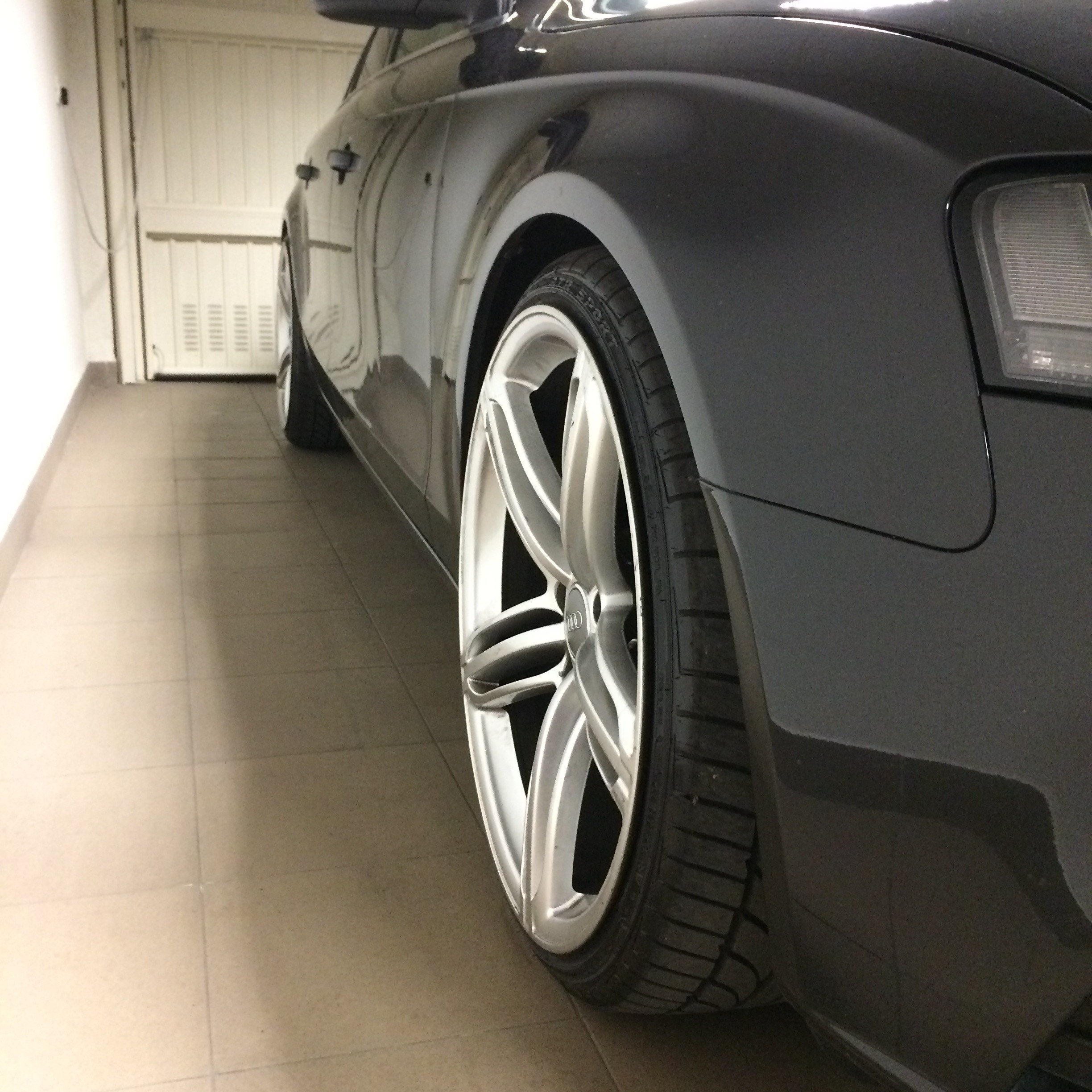 photo 2 Audi A4 custom wheels OEM Audi RS 6 20x9.5, ET +39, tire size 245/25 R20. 20x9.5 ET+36