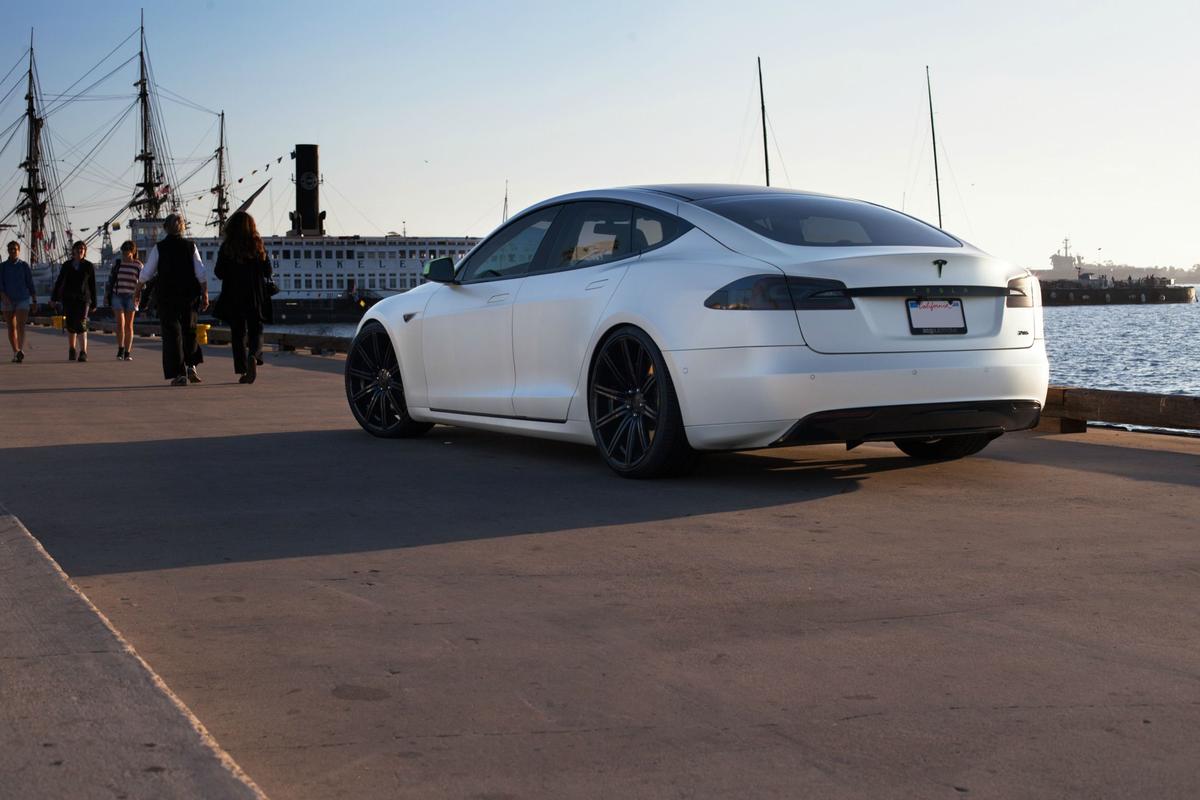 photo 2 Tesla Model S custom wheels Vossen 22x, ET , tire size X R22. x ET