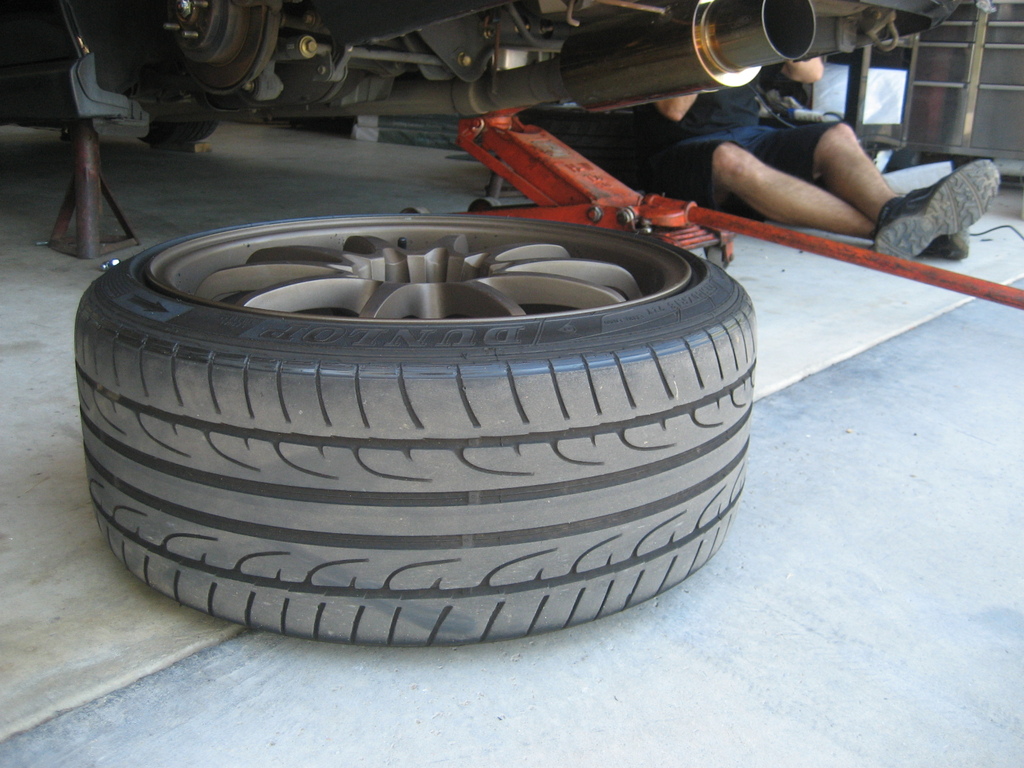 photo 2 Subaru Impreza WRX custom wheels rota dpt 18x9.0, ET +42, tire size 225/40 R18. x ET 