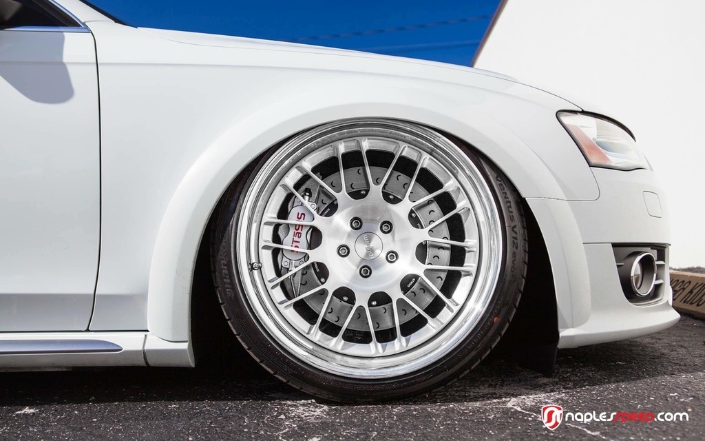 photo 1 Audi A4 custom wheels Rotiform 20x10.5, ET +25, tire size 255/35 R20. x ET