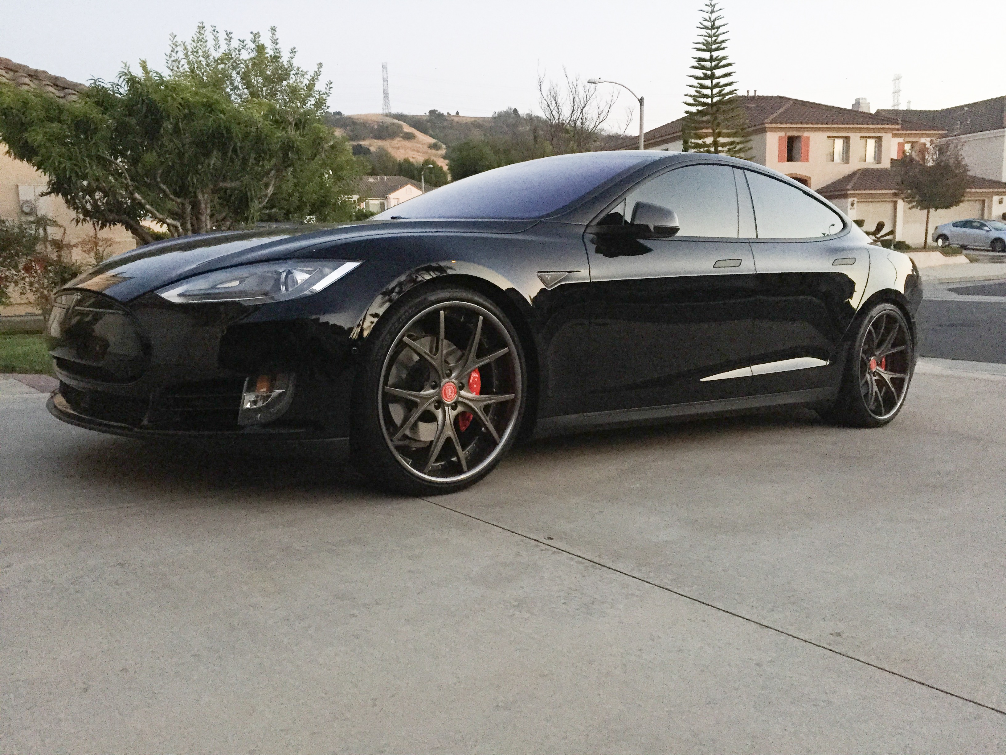 photo 2 Tesla Model S custom wheels DPE ES5 22x9.5, ET , tire size 255/35 R22. 22x10.5 ET 295/25 R22