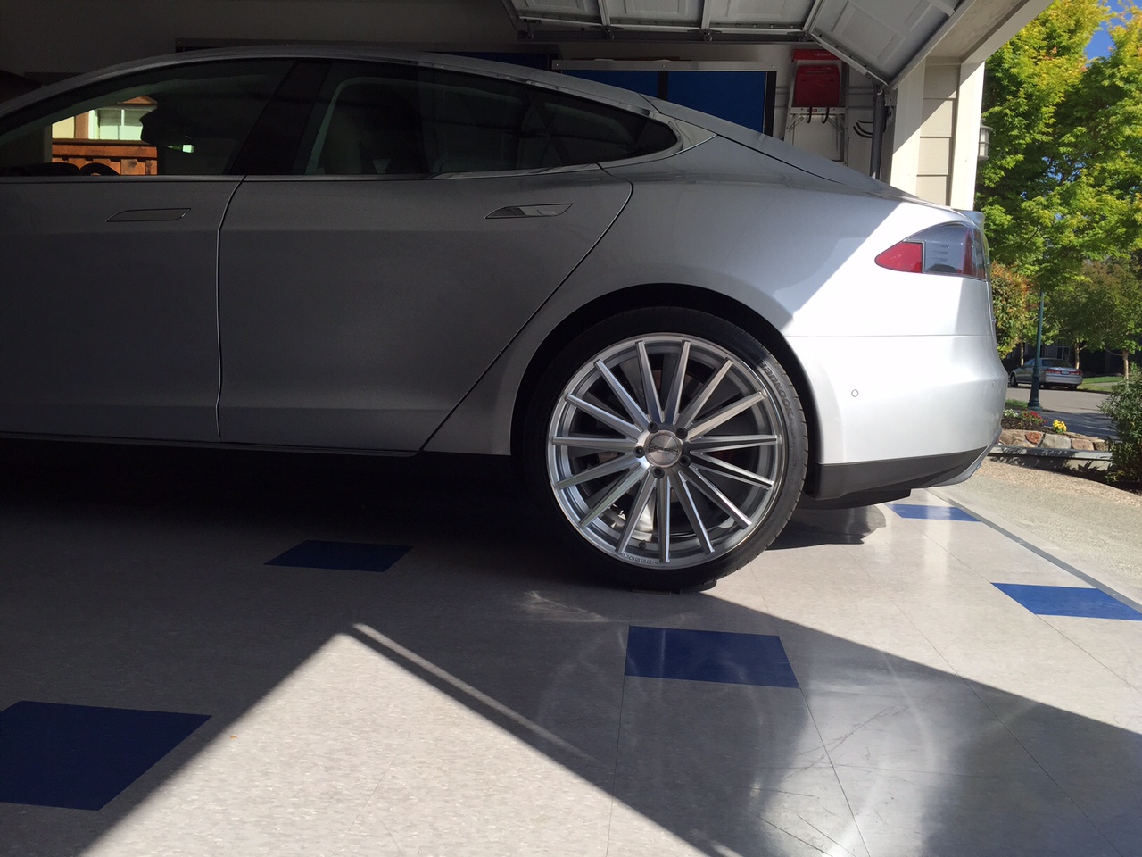 photo 2 Tesla Model S custom wheels Vossen VFS2 20x, ET , tire size X R20. x ET 