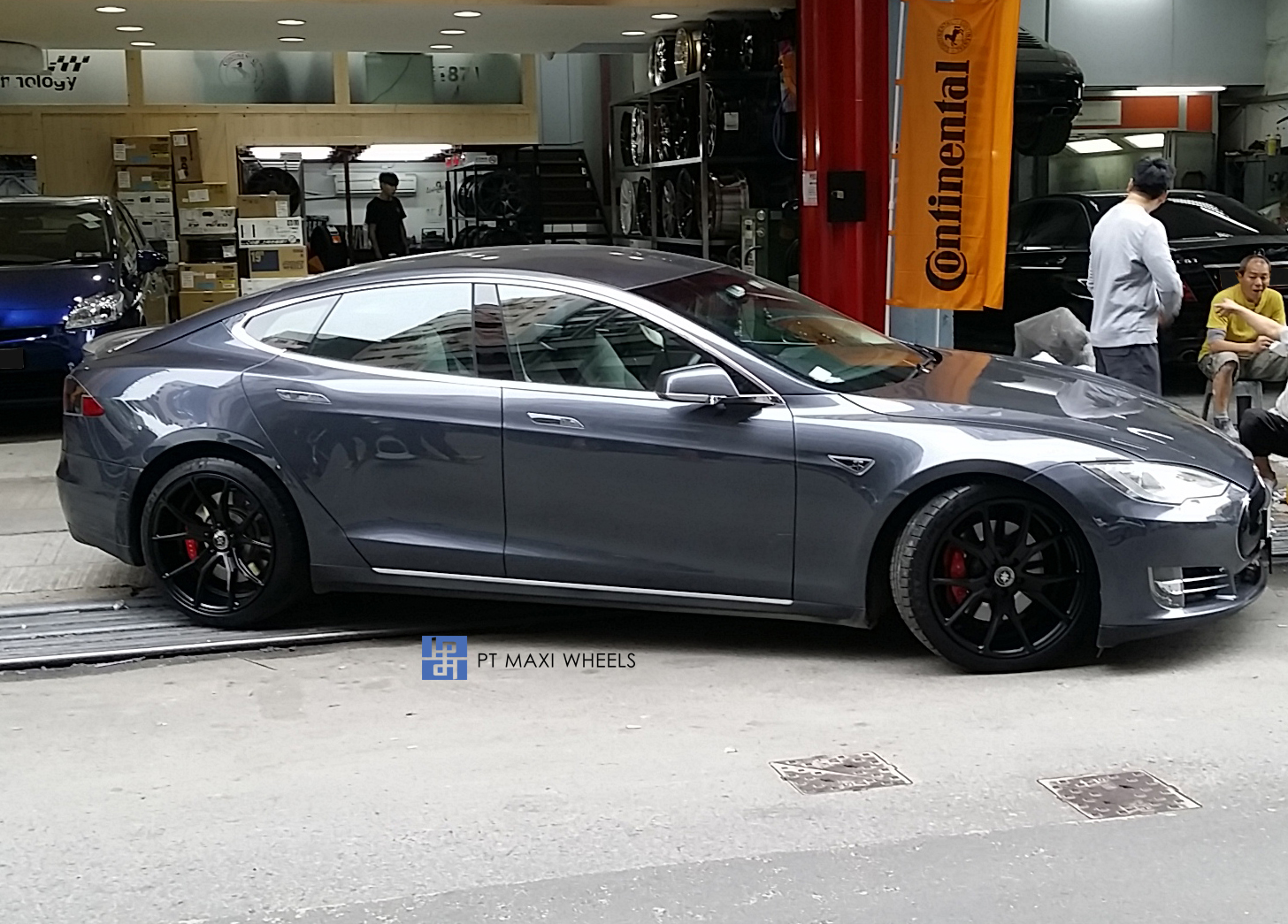 photo 2 Tesla Model S custom wheels PT Maxi CP1 20x9.0, ET , tire size X R20. 20x10.5 ET 