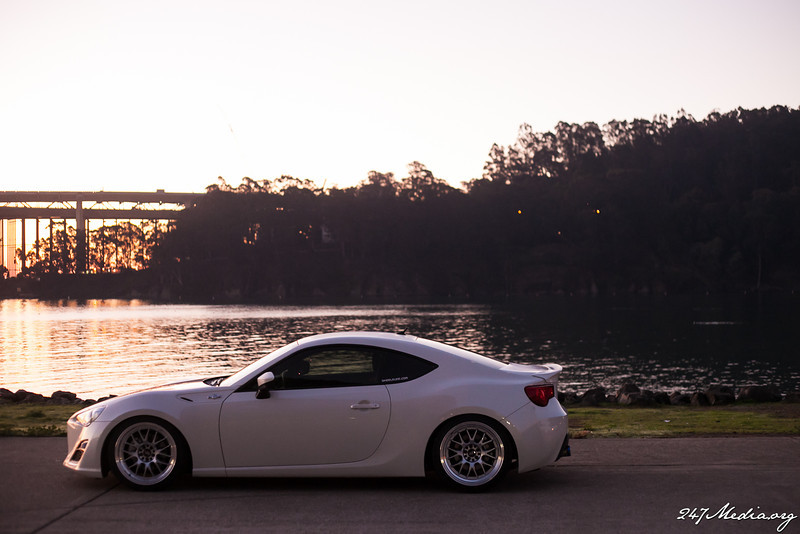 photo 2 Scion FR-S custom wheels Rota MXR 18x8.5, ET +44, tire size 225/40 R18. 18x9.5 ET+38 255/35 R18