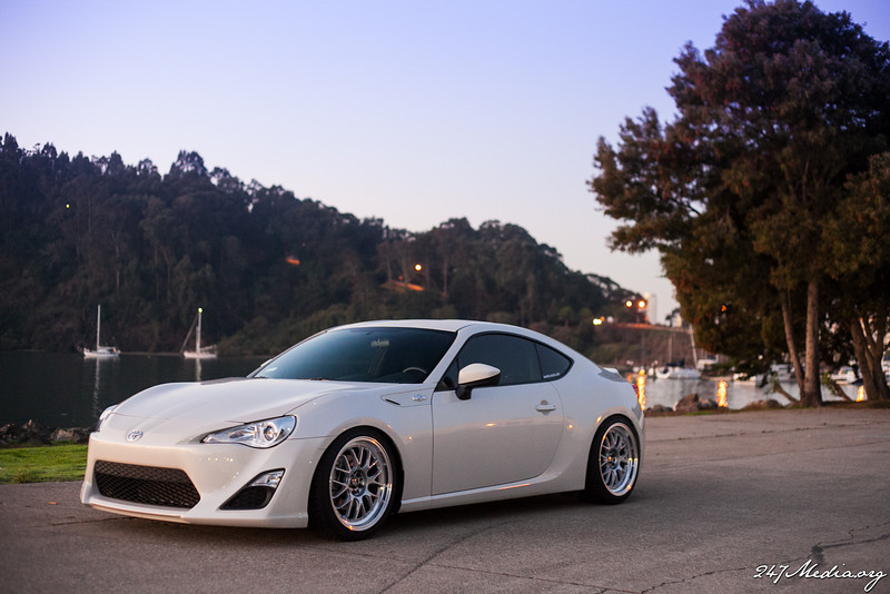 photo 3 Scion FR-S custom wheels Rota MXR 18x8.5, ET +44, tire size 225/40 R18. 18x9.5 ET+38 255/35 R18