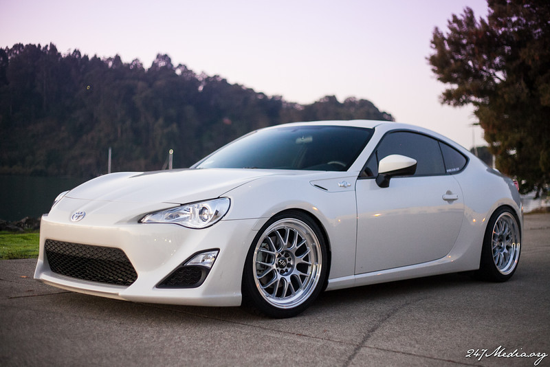 photo 1 Scion FR-S custom wheels Rota MXR 18x8.5, ET +44, tire size 225/40 R18. 18x9.5 ET+38 255/35 R18