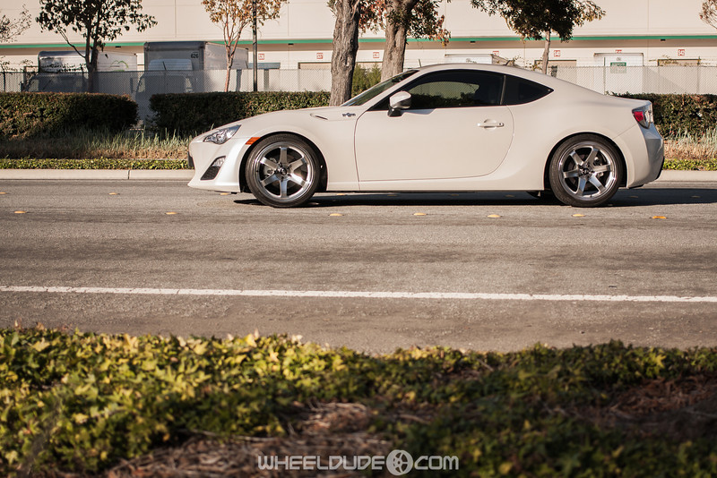 photo 4 Scion FR-S custom wheels Rota Grid 18x9.5, ET +38, tire size 255/35 R18. x ET 