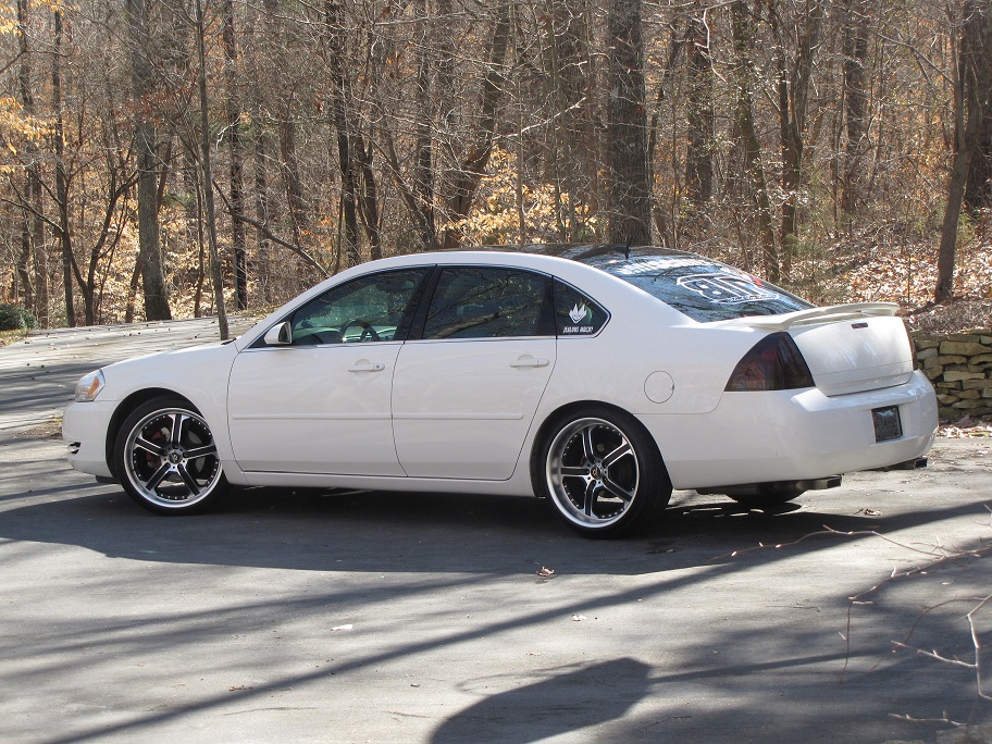 photo 3 Chevrolet Impala custom wheels Lorenzo WL21 20x8.5, ET +32, tire size 235/35 R20. 20x10.0 ET+35 245/35 R20