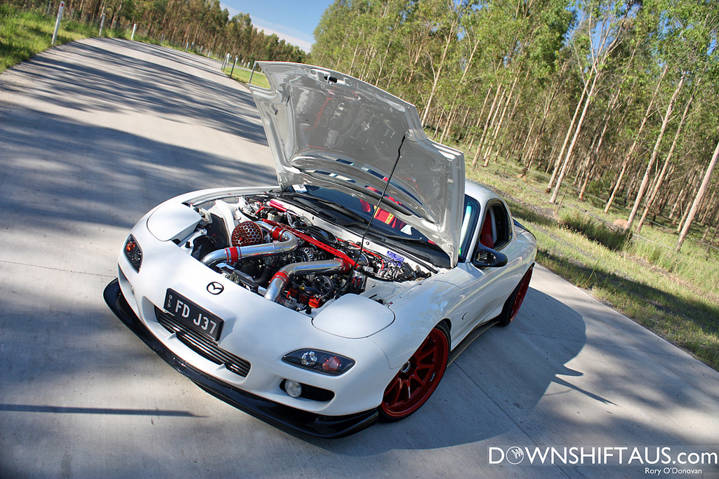photo 4 Mazda RX-7 custom wheels VOLK RACING CE28N 18x9.5, ET +22, tire size 225/40 R18. 19x10.5 ET+12 245/35 R19