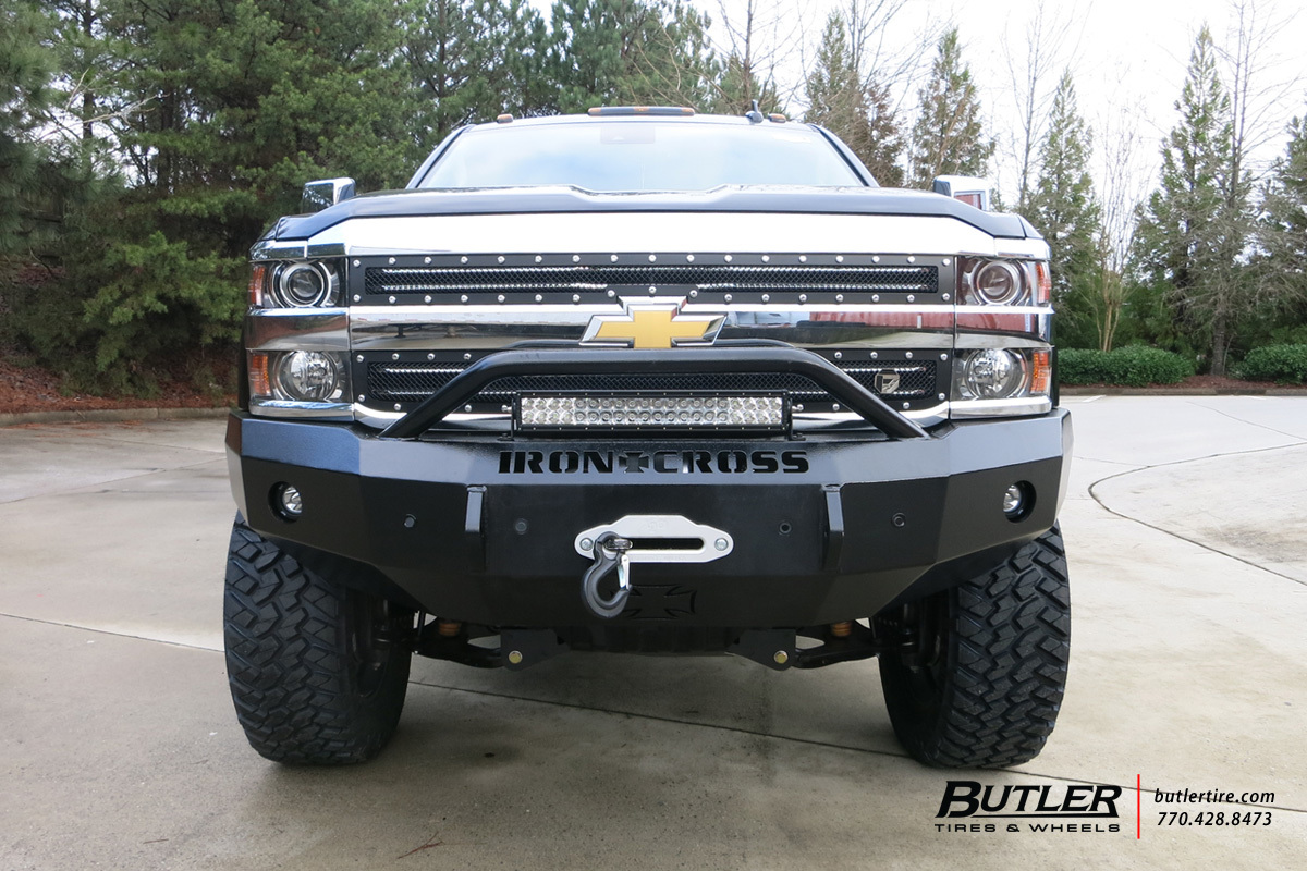photo 2 Chevrolet Silverado 3500HD custom wheels Fuel Maverick 22x, ET , tire size X R22. x ET 