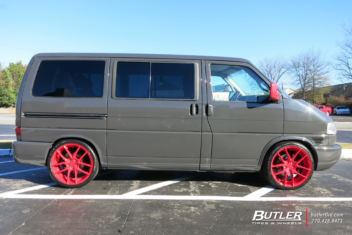 photo 3 Volkswagen EuroVan custom wheels Niche Targa 20x, ET , tire size X R20. x ET 