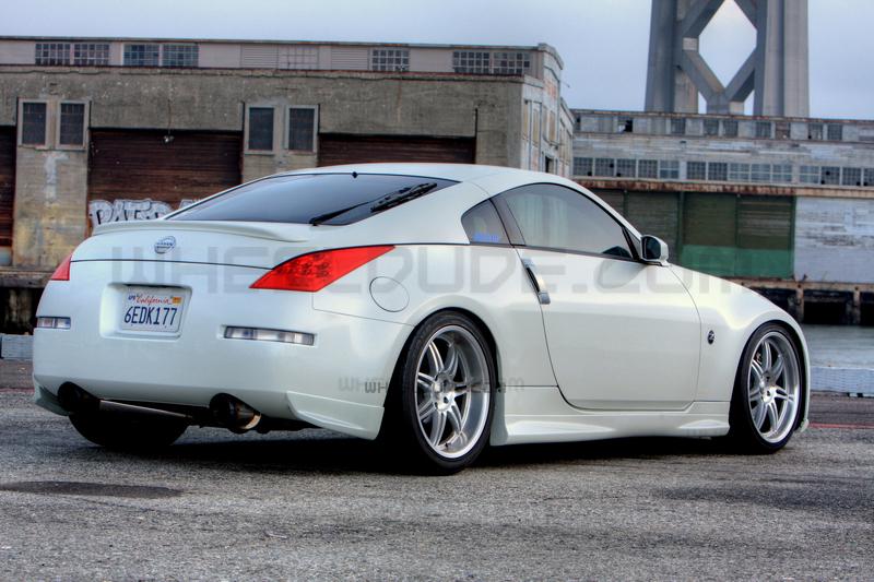 photo 3 Nissan 350Z custom wheels Linea Corse Dyna 19x8.5, ET , tire size 245/35 R19. 19x10.0 ET 285/35 R19