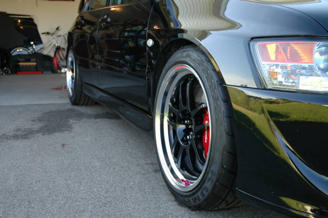 photo 4 Mitsubishi Lancer Evolution custom wheels Racing Hart 18x9.5, ET +35, tire size 245/40 R18. x ET