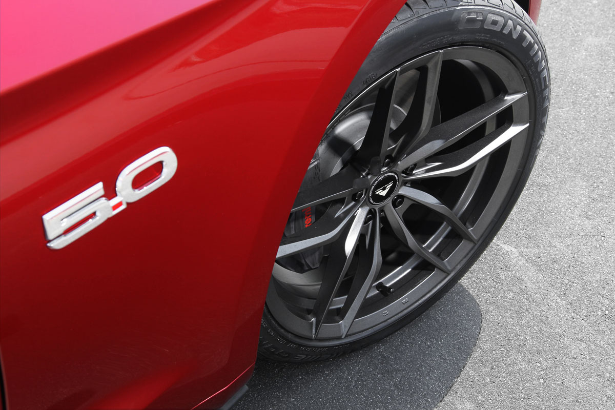 photo 3 Ford Mustang custom wheels Vorsteiner V-FF 105 20x10.0, ET +40, tire size 275/35 R20. 20x11.0 ET+40 315/35 R20